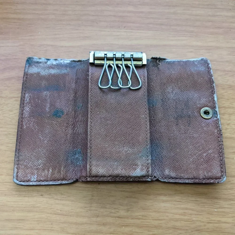 Louis Vuitton Monogram Key Holder/Wallet #798💥PRICE DROP💥